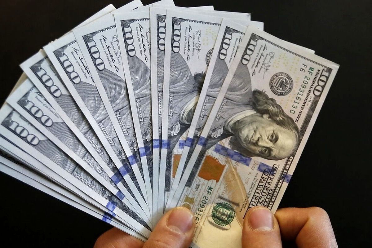 کیهان: چرا مسئولان ما مثل دولت مصر با بازار ارز برخورد نمیکنند؟!