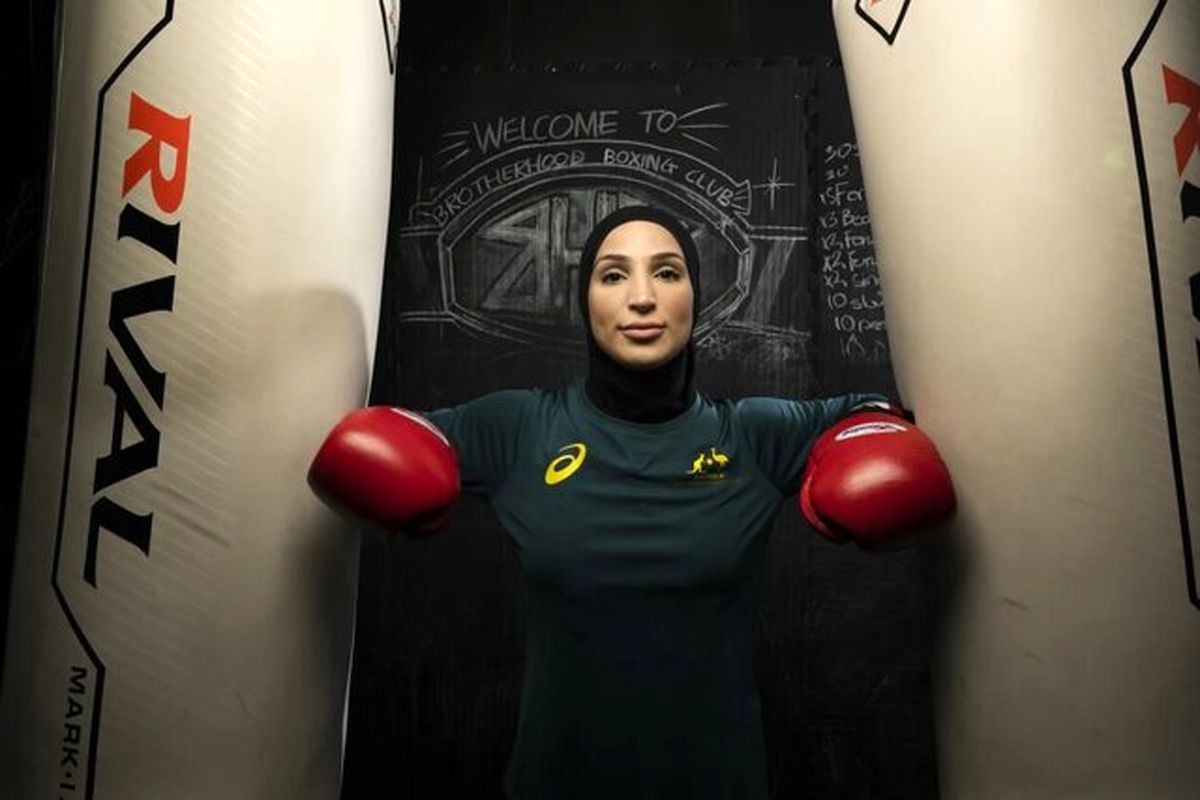 تاریخ‌سازی تینا رحیمی در استرالیا با کسب سهمیه المپیک در بوکس/ او بوکسوری ایرانی‌الاصل است که با حجاب در مسابقات شرکت می کند