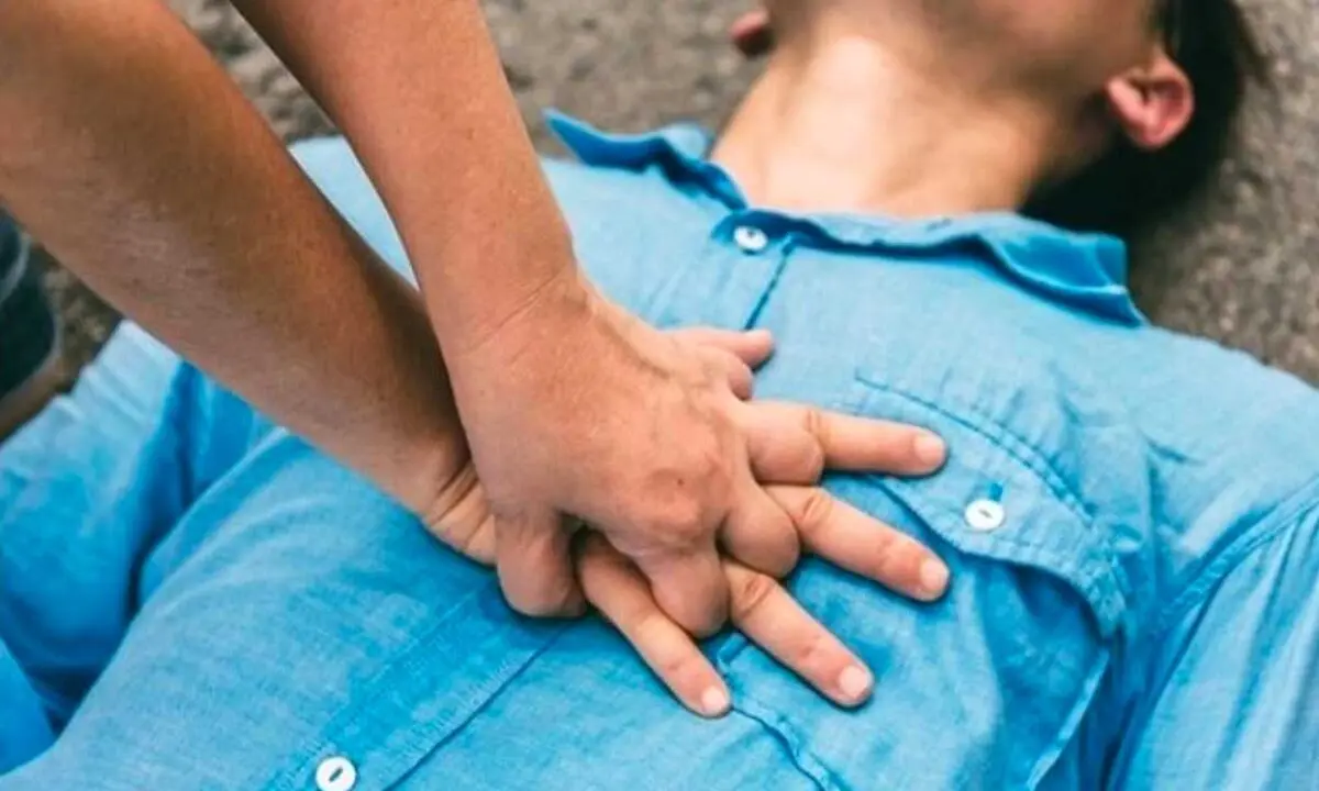 یادگیری چند حرکت ساده احیای قلب/ ویدئو