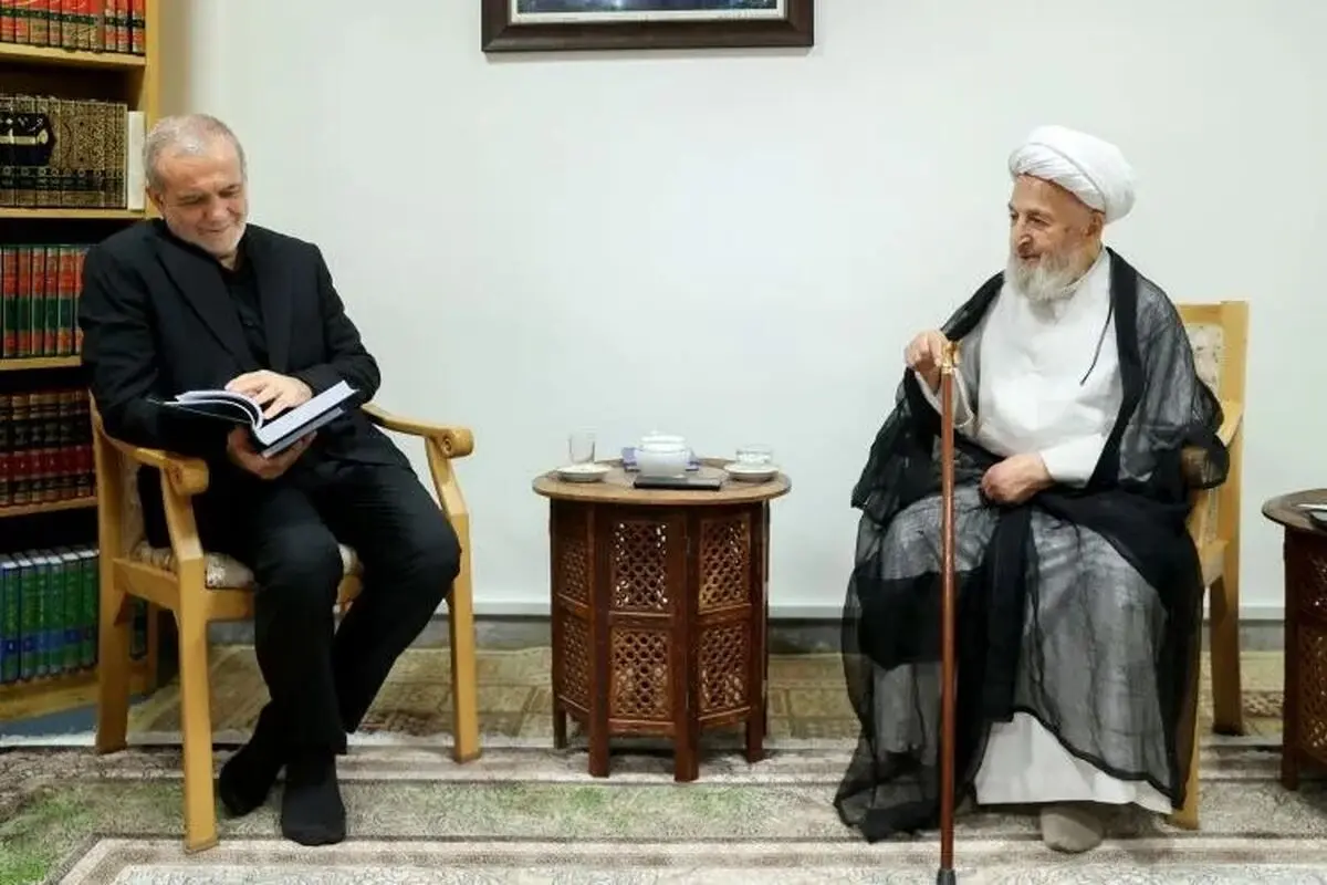  آیت‌الله سبحانی: مسئولیت‌پذیری دولت در پیگیری مسیر توافق، قابل تقدیر است/ اگر صاحب‌نظران و مسئولان به این جمع‌بندی رسیده‌اند که تفاهمات صورت‌گرفته به مصلحت کشور است، این تصمیم بر اساس اصل عقلانی و قرآنی توجه به اقتضائات زمان اتخاذ شده