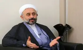 نقویان: استادان به درد بخور را بیرون بریزید، در و دیوار دانشگاه که ارزشی ندارد/ اگر کسی زیبایی را دید و سر خم نکرد، باید او را به طویله ببرند