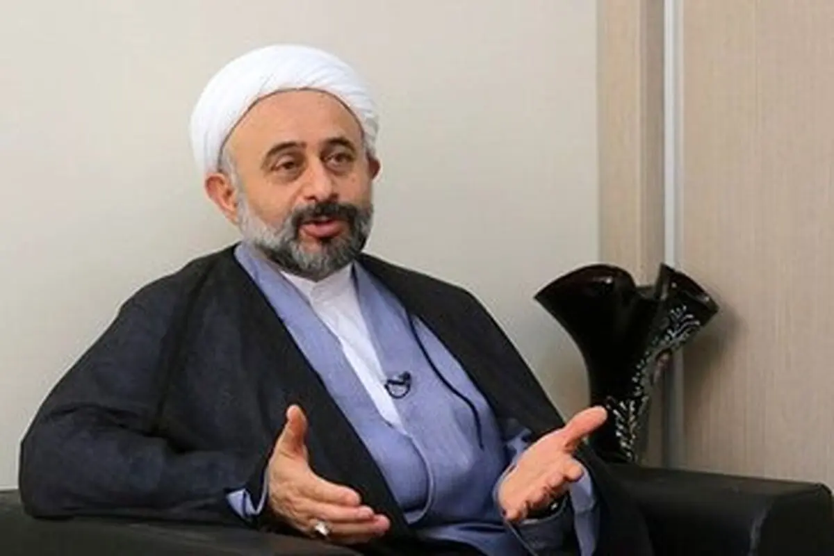 نقویان: استادان به درد بخور را بیرون بریزید، در و دیوار دانشگاه که ارزشی ندارد/ اگر کسی زیبایی را دید و سر خم نکرد، باید او را به طویله ببرند