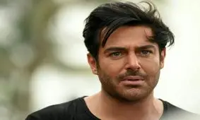 شوآف تازه و عجیب رضا گلزار با چند عروسک