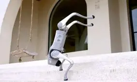 سگ رباتیک Go2 با پشتیبانی از هوش مصنوعی GPT حالا می‌تواند حرف بزند/ تصاویر و ویدئو