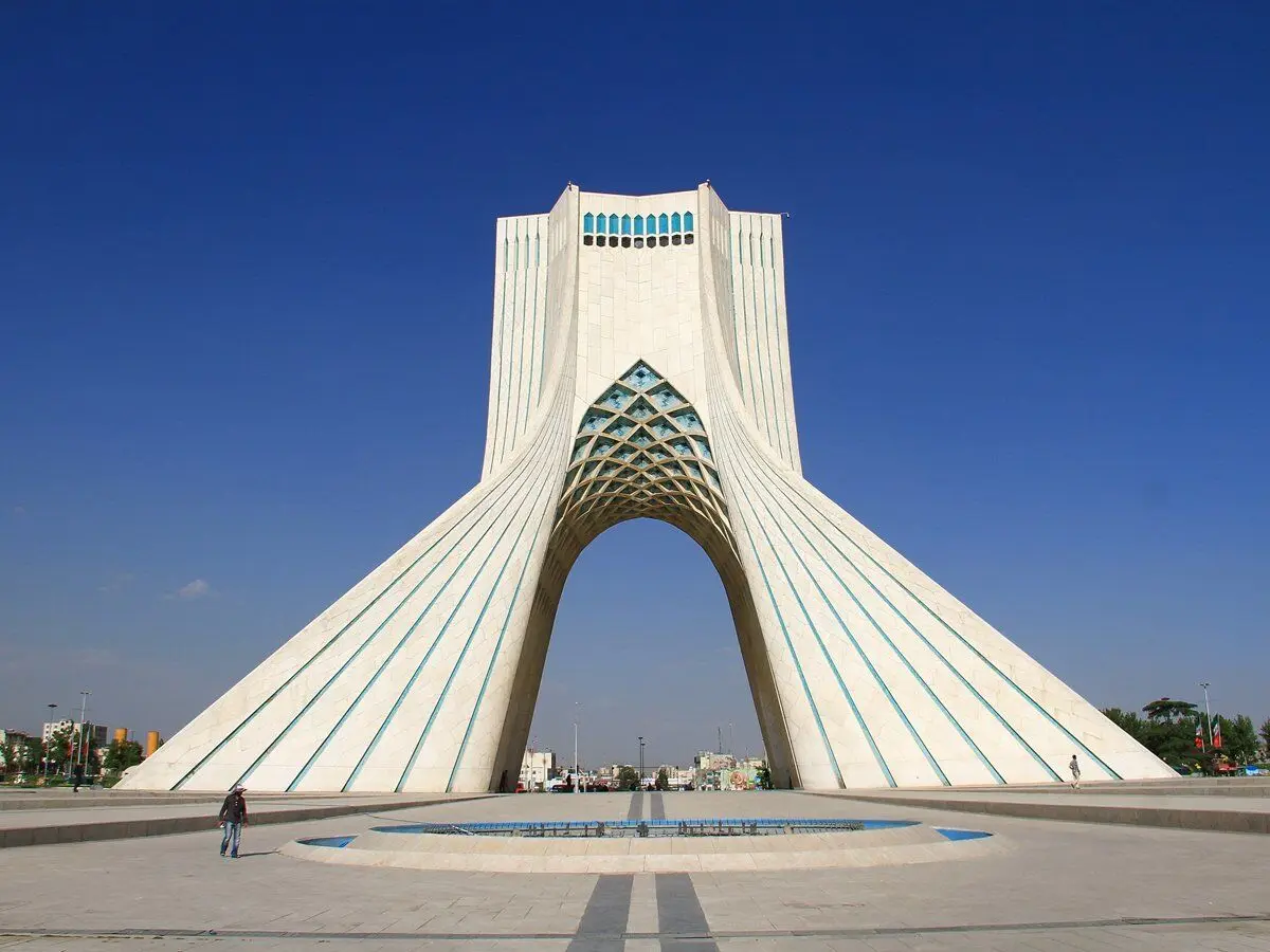 تصویری خبرساز از ایستگاه شهربازیِ میدان آزادی