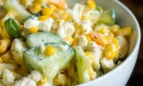 سالاد تابستانی خوشمزه با سس مخصوص