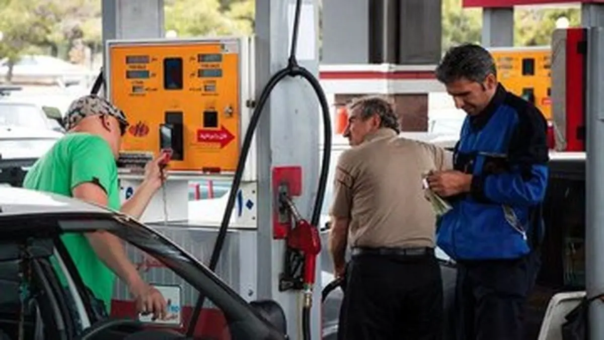 واکنش سخنگوی جایگاه‌داران به حمله علیه سه انبار نفت: با پدیده بی بنزینی مواجه نخواهیم شد