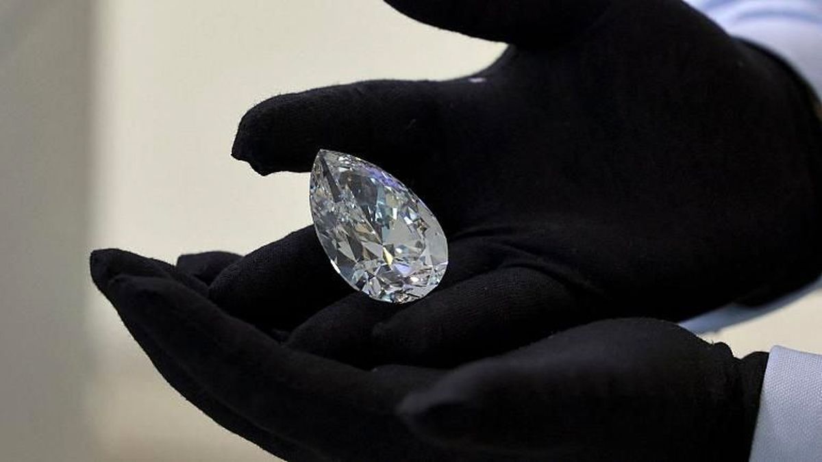 «صخره» بزرگترین الماس سفید جهان برای نخستین بار در دبی به نمایش درآمد