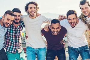 چرا هر روز تعداد دوستان صمیمی مردان کم و کمتر می‌شود؟
