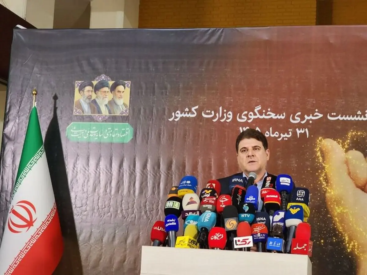 سقوط مشهد در حوادث دی‌ماه پارسال را کاملا تکذیب می‌کنم/ مراحل شرعی و قانونی صدور گواهینامه موتورسواری زنان طی شده است/ ما یکسال درگیر جنگ مستقیم شدیم که در کنار ۴۷ سال تحریم و فشار اقتصادی است/