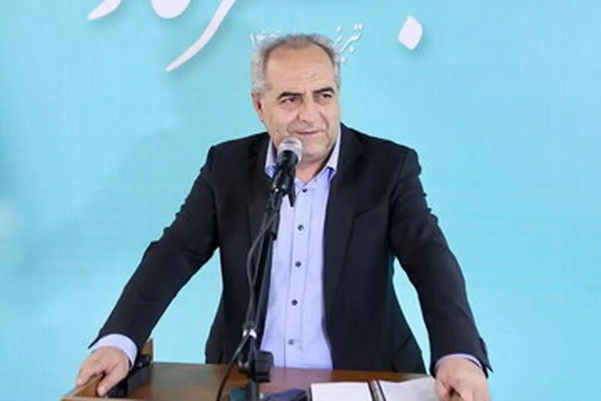 انتقاد از ترکی حرف زدن استاندار آذربایجان شرقی در جلسه رسمی؛ آقای استاندار «فارسی» سخن بگویید
