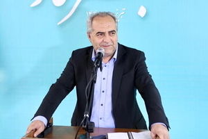 انتقاد از ترکی حرف زدن استاندار آذربایجان شرقی در جلسه رسمی؛ آقای استاندار «فارسی» سخن بگویید