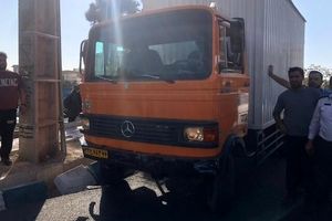 برخورد خاور با ۱۵ خودرو در بلوار سیمون بولیوار تهران/ مصدومیت ۲ نفر