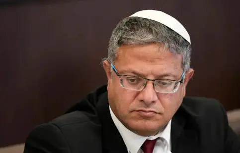 حمله به بن‌گویر در جریان بازدید از شهر عراد/ ویدئو