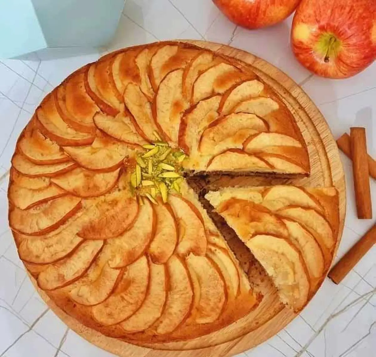 طرز تهیه کیک پای سیب با ماست 