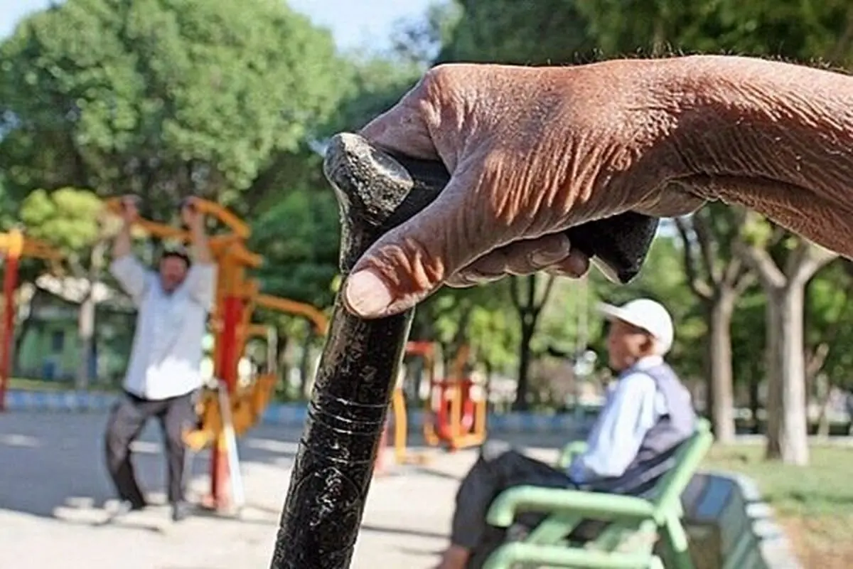 شرایط سخت پرستاری‌ کودکان و سالمندان/ حتی یک شرکت هم ما را بیمه نکرد