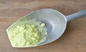 معجزه گوگرد برای مبارزه با آکنه و اسکارهای به جای مانده