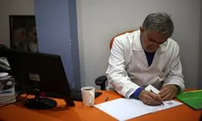 علوم آزمایشگاهی تسهیل تصمیم گیری پزشک را رقم می زند / به جوانان میدان بدهید تا پیشرفت حاصل شود/ نیازمند توجه به فناوری های هوشمند در تشخیص پزشکی هستیم