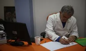 علوم آزمایشگاهی تسهیل تصمیم گیری پزشک را رقم می زند / به جوانان میدان بدهید تا پیشرفت حاصل شود/ نیازمند توجه به فناوری های هوشمند در تشخیص پزشکی هستیم