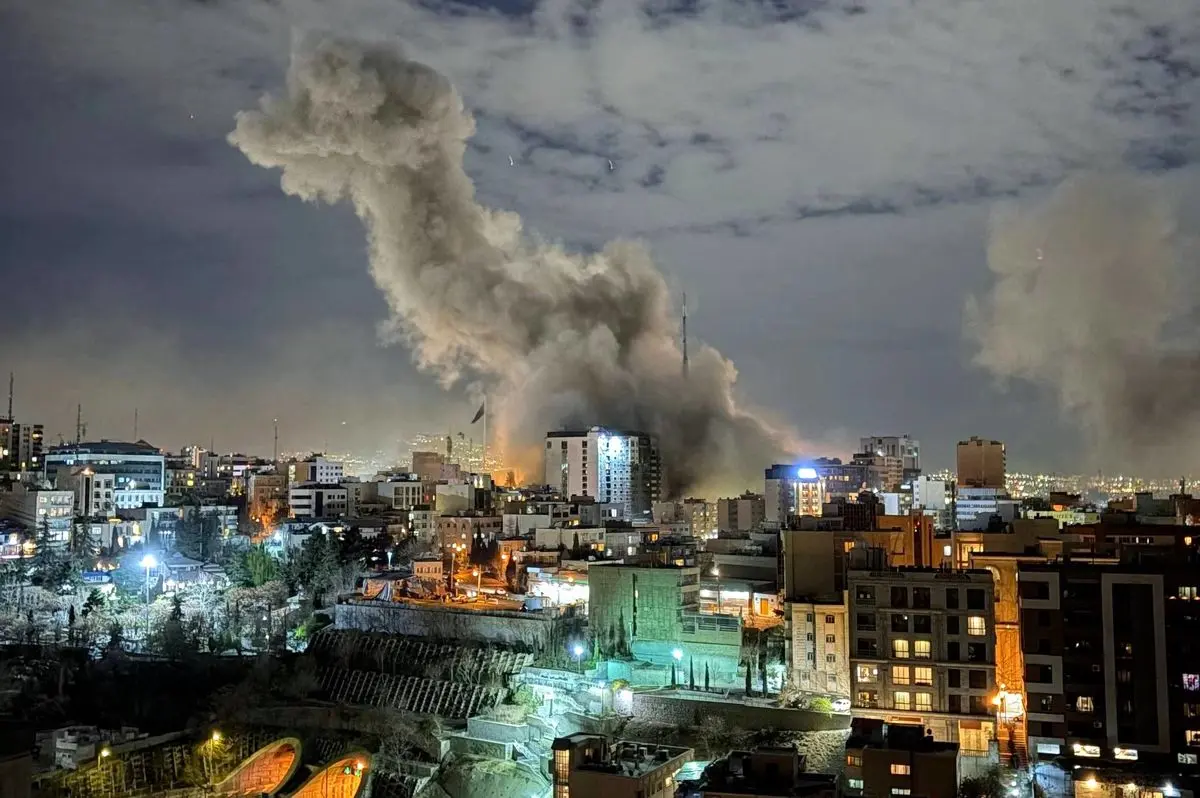 پرستاران بیمارستان گاندی در حال انتقال نوزادان هستند