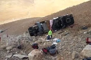 علت واژگونی اتوبوس تهران–یاسوج در سمیرم مشخص شد