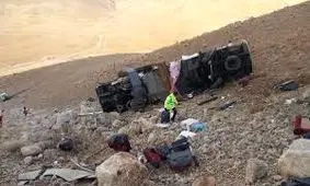 علت واژگونی اتوبوس تهران–یاسوج در سمیرم مشخص شد 