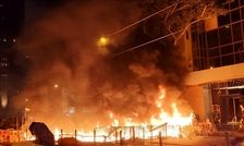 آتش‌سوزی گسترده در چند مغازه تجاری بابل؛ ۳۵ آتش‌نشان به محل حادثه اعزام شدند/ فیلم