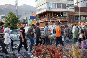 ممنوعیت دستفروشی در چهارراه ولیعصر باراه‌اندازی بازارچه «سرمد»
