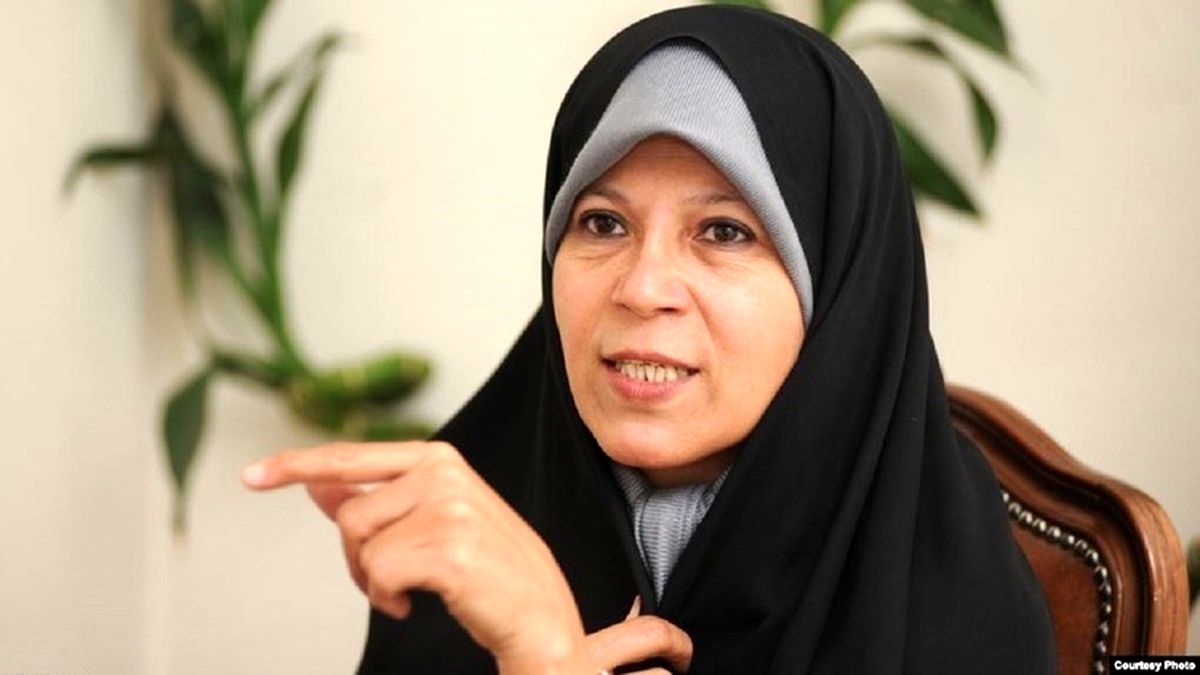 واکنش زیدآبادی به نامه فائزه هاشمی از وضعیت داخل زندان/ او باید منتظر تندترین حملههای لفظی از هر سو علیه خودش باشد/ شجاعت اخلاقی و سیاسی هاشمی که "صدای بیصدایان واقعی" شده است، نزد خداوند بیاجر نخواهد ماند