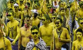 آیین عجیب رهایی از شر انواع بدبختی ها/تصاویر