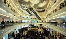 کنسرت منصور در تهران و آینده‌ای که انگار فقط مردم از آن خبر دارند/ تصویری شبیه به رستگاری، شبیه به گشایشی که همه منتظرش هستند