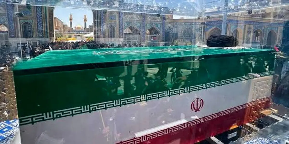  ویدئویی از بالگرد حامل پیکر رهبر شهید انقلاب و خانواده ایشان بر بالای حرم رضوی

