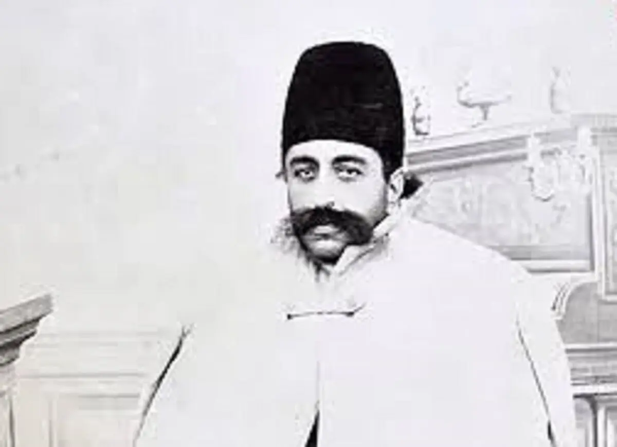 سفر در زمان؛ ژست قهوه‌خوری مظفرالدین شاه قاجار در مقابل دوربین 