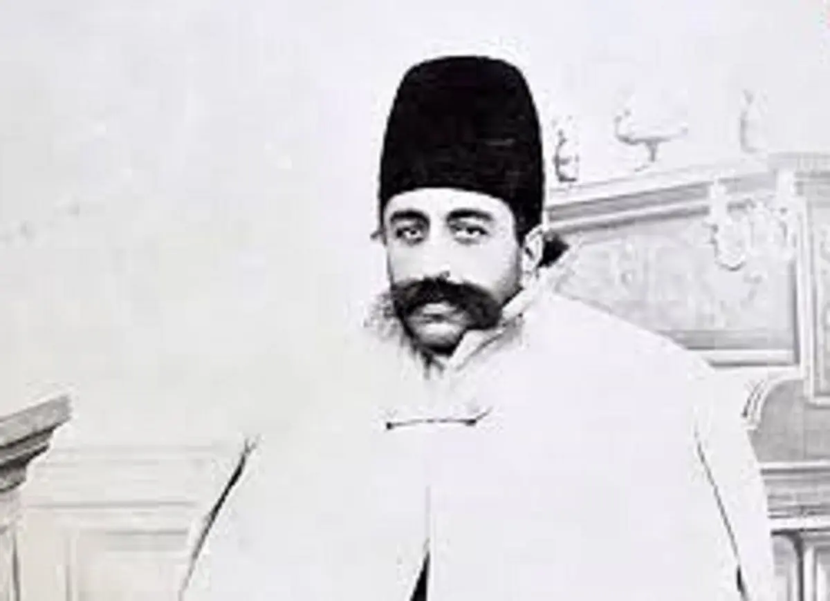سفر در زمان؛ ژست قهوه‌خوری مظفرالدین شاه قاجار در مقابل دوربین 