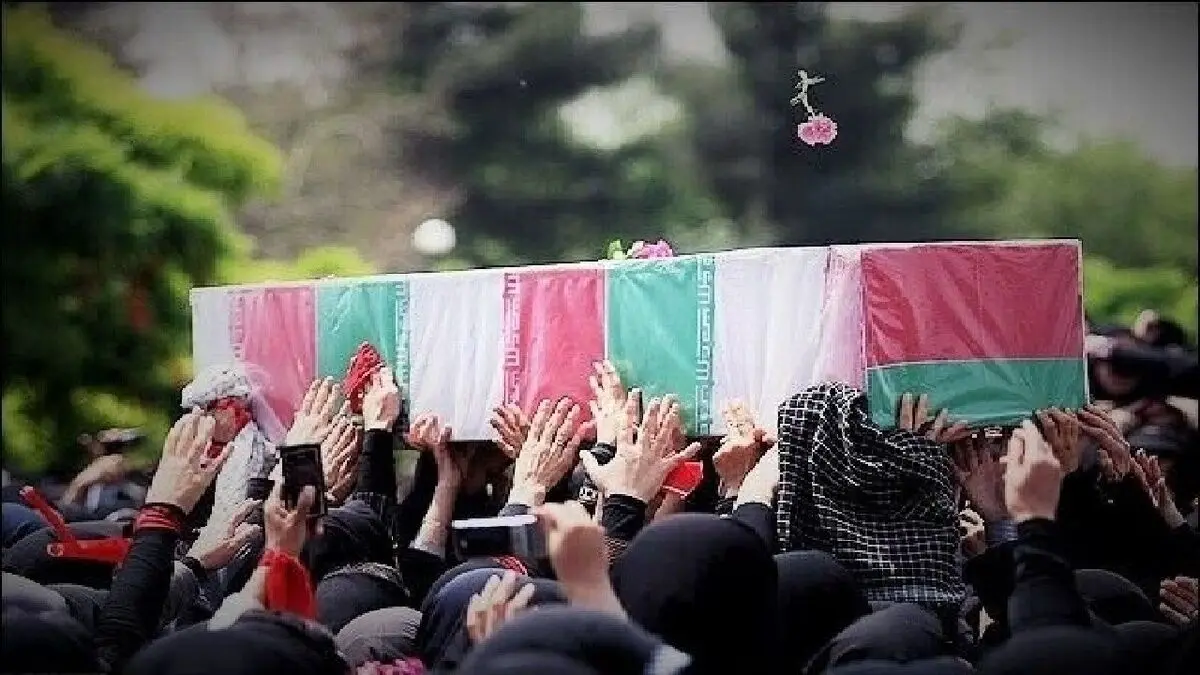 تشییع شهید والی زاده و شهید حکیمی در شهرک شهید محلاتی، مقابل منزل شهید عباسی/ ویدئو