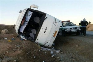 واژگونی اتوبوس در جاده سمیرم- شهرضا (اصفهان) با ۳۸ مصدوم
