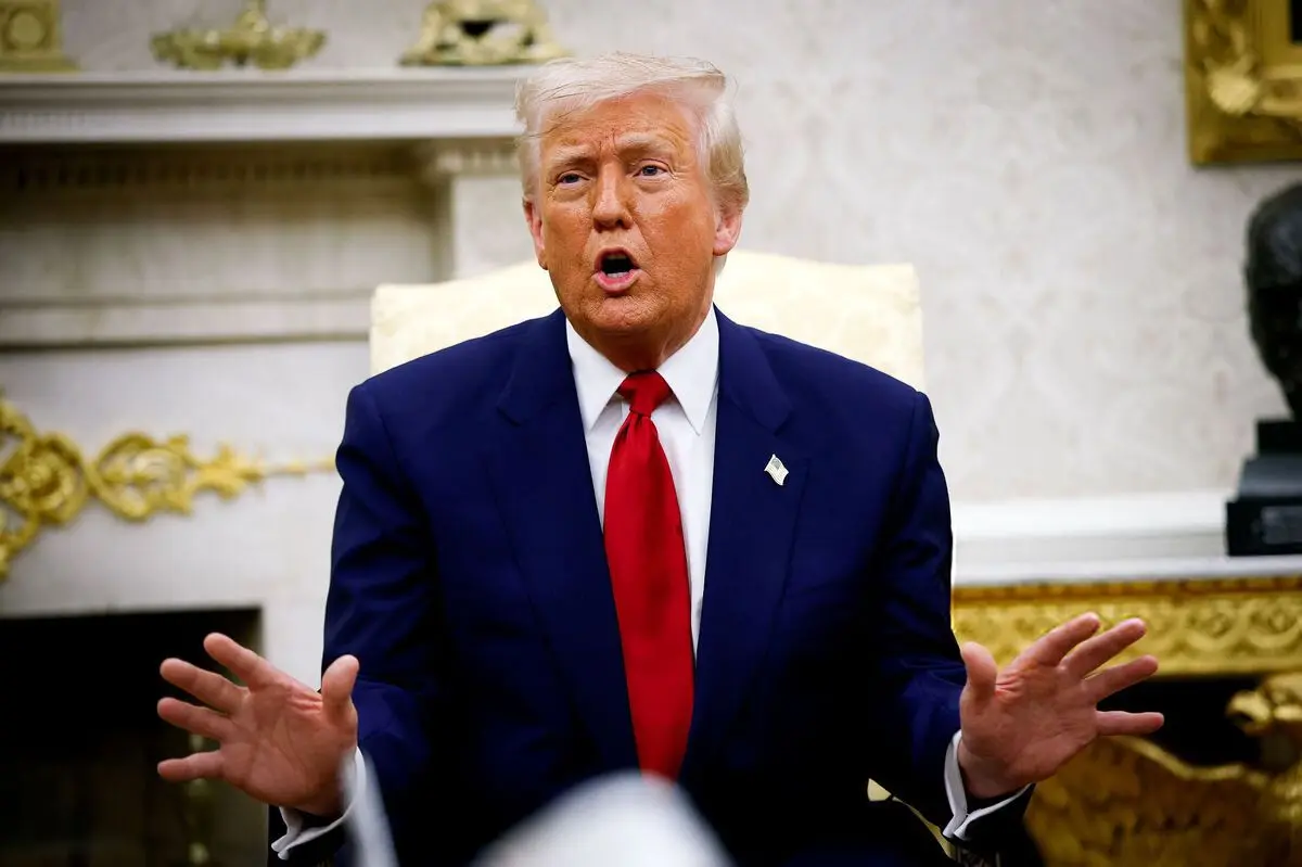 واکنش ترامپ به انتشار عکس‌های جدید با اپستین

