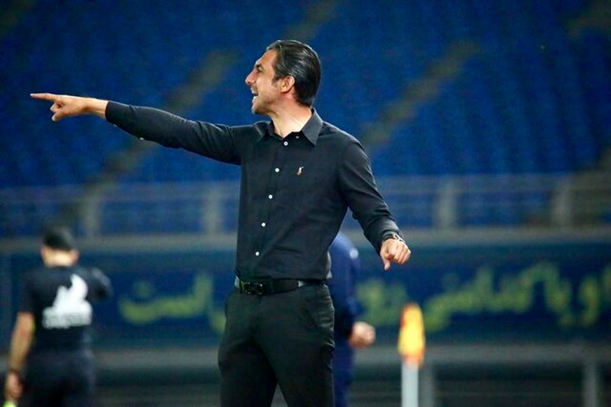 سرمربی آلومینیوم اراک: نقاط ضعف پرسپولیس را میدانستیم