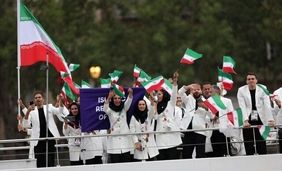 آغاز افتتاحیه المپیک ۲۰۲۴ پاریس/ ایران، هند، عراق و اندونزی روی یک قایق در افتتاحیه المپیک/ ویدئو
