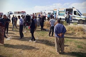 واژگونی مینی بوس دانش آموزان ۱۳ مصدوم بر جا گذاشت