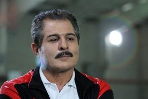 کاپیتان افسانه‌ای پرسپولیس در بستر بیماری