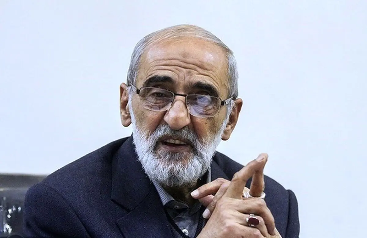 حسین شریعتمداری: تیم مذاکره‌کننده با صراحت اعلام کند که حاضر به مذاکره با قاتل رهبر شهیدمان نیست/ درخواست تحویل ترامپ به ایران برای محاکمه و مجازات، یکی از چند شرط ایران و اولین از یادداشت تفاهم باشد/ رسماً اعلام شود ایران، ترامپ را واجب‌القتل می‌داند