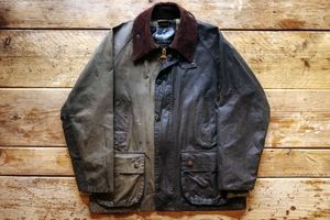 چرا لباس های دست دوم و کهنه محبوب شده‌اند؟