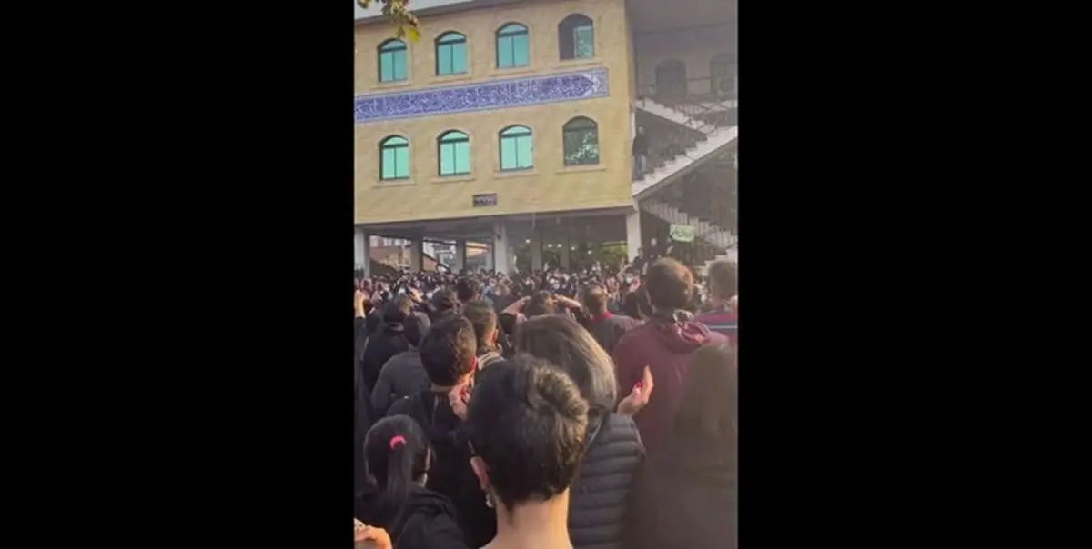 مراسم چهلم غزاله چلاوی در آمل با شعارهای ساختارشکنانه همراه شد/ چند مرتبه گاز اشک‌آور شلیک شد