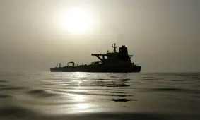 به گل نشستن نفتکش یانگ‌یونگ که توسط آمریکا تحریم شده بود/ اندونزی: آزادی آن یک ماه طول می کشد

