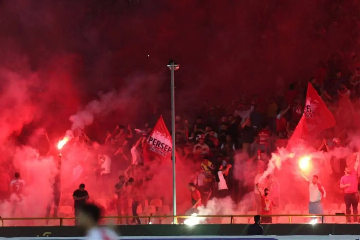 جشن پرسپولیسی‌ها در خیابان پیروزی تهران/ ویدئو