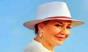 سفر در زمان؛ تیپ و چهره هندی «فائقه آتشین» در اواخر دهه 40