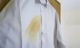 نحوه پاک کردن علائم سوختگی از روی لباس ها/ ویدئو 