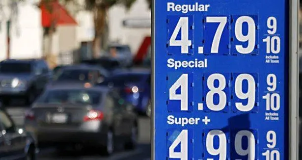 بنزین در آمریکا ۳۰ درصد گران شد: افزایش فشار بر معیشت خانوارها