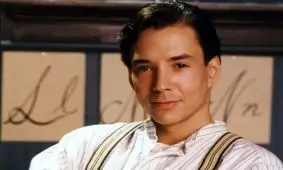 تغییر چهره باورنکردنی «گاس پایک» 34 سال بعد از «قصه‌های جزیره»/ عکس